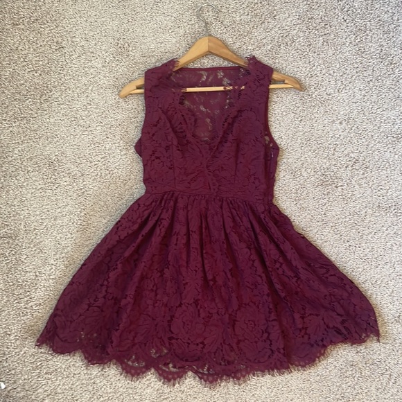 ❤️  Tobi lace Dress size Small - Picture 7 of 10